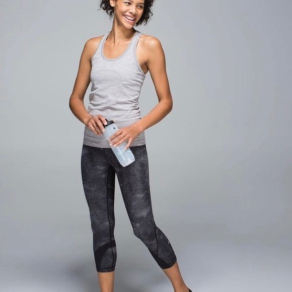 Lululemon Inspire Crop Luxtreme Snakeskin Printed Leggings 6 - Picture 2 of 12